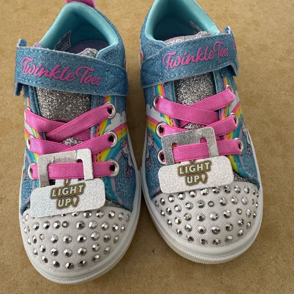 Skechers Girls' Twinkle Sparks-Junpin' CLOU Sneaker - new never worn - 8 toddler